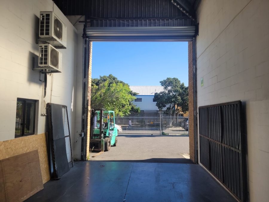 To Let Commercial Property for Rent in Montague Gardens Western Cape